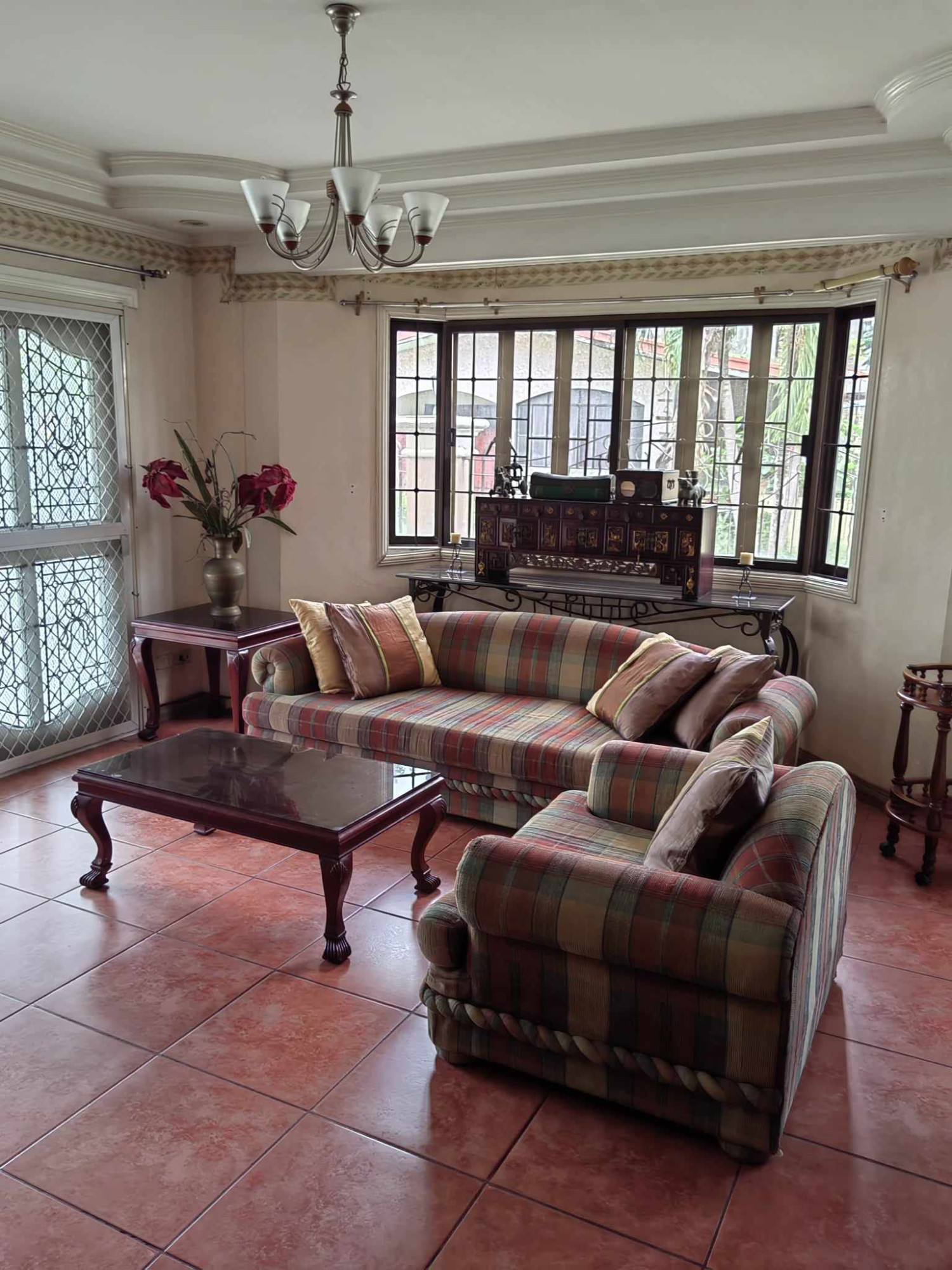 Fully Furnished Corner House For Sale Sta. Rosa City Laguna — 4BR 240 sqm Guarded Subdivision Ornate Staircase Stained Glass ₱9.5M | Below Market