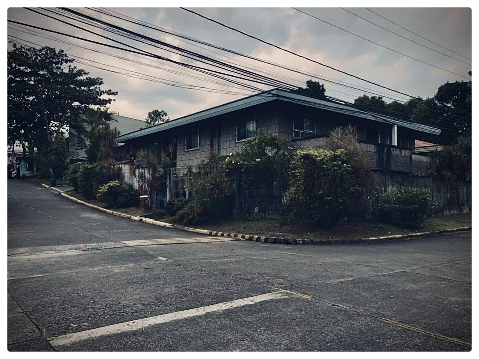 Corner Family Compound For Sale Magreville Subdivision Quezon City — 6BR + Prayer Room 522 sqm Holy Spirit School Across ₱30M Negotiable (From ₱40M+)