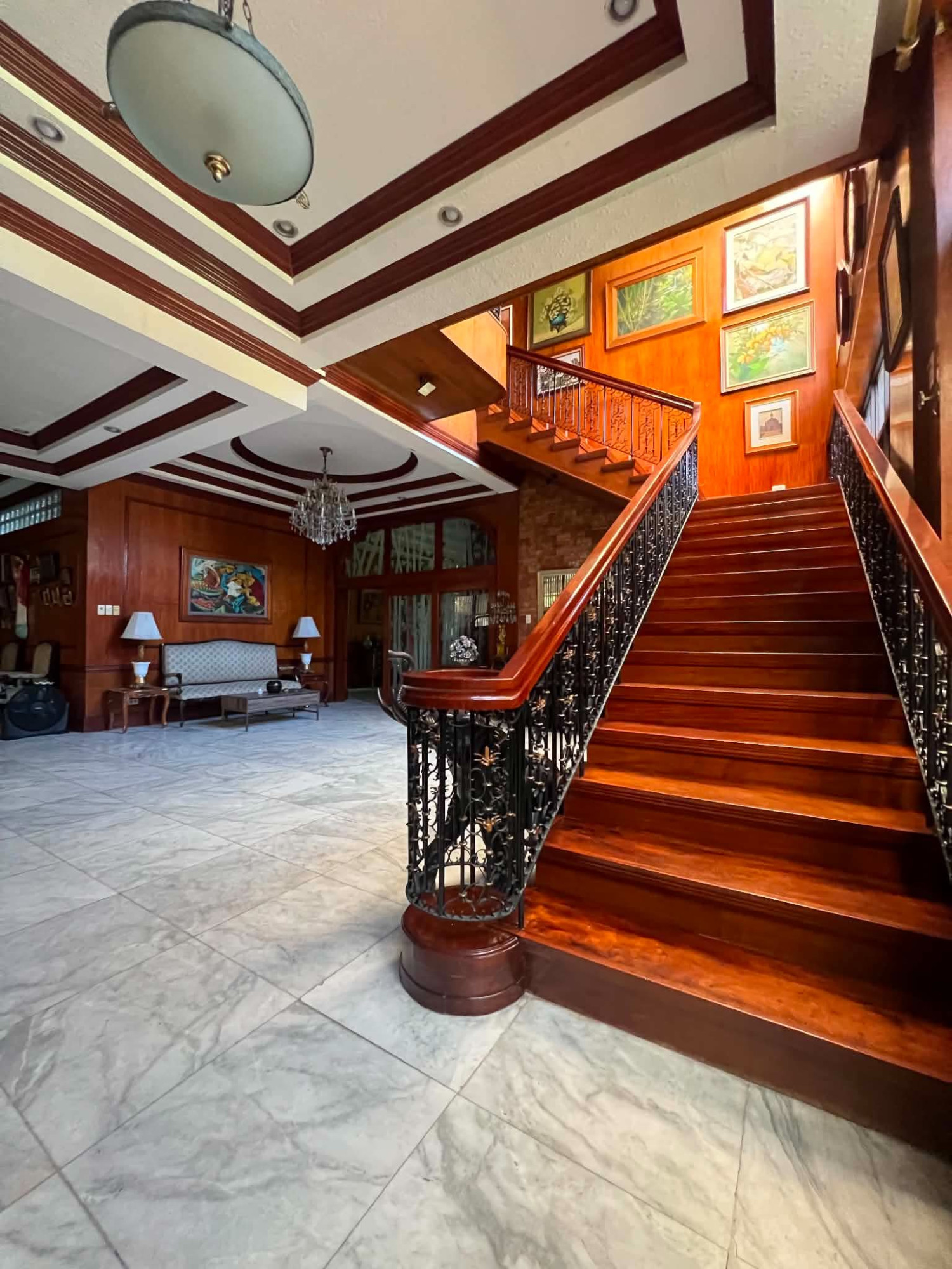Heritage Estate For Sale Near FEU-NRMF Medical Center Fairview Quezon City — 9BR 1,200 sqm Doctors' Quarters or Income Property ₱60M Negotiable