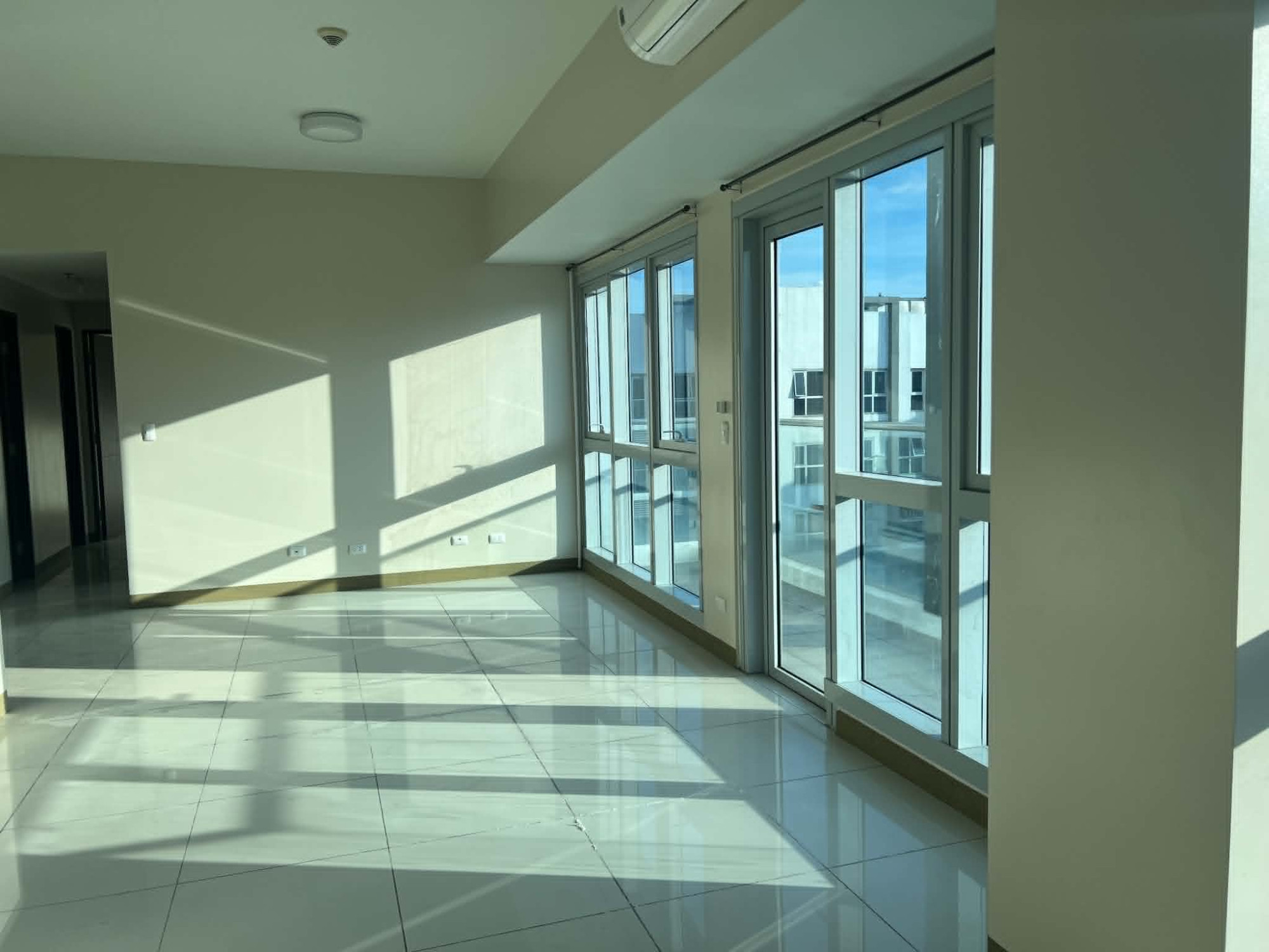 Bayshore Residential Resort 1 Condo For Sale | 3BR | 126 sqm | Westside City Pasay | Price Reduced to ₱26.5M